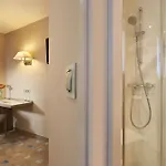 Alize Grenelle Tour Eiffel פריז