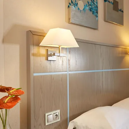 Alize Grenelle Tour Eiffel Hotel 3*