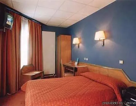 Alize Grenelle Tour Eiffel מלון 3*