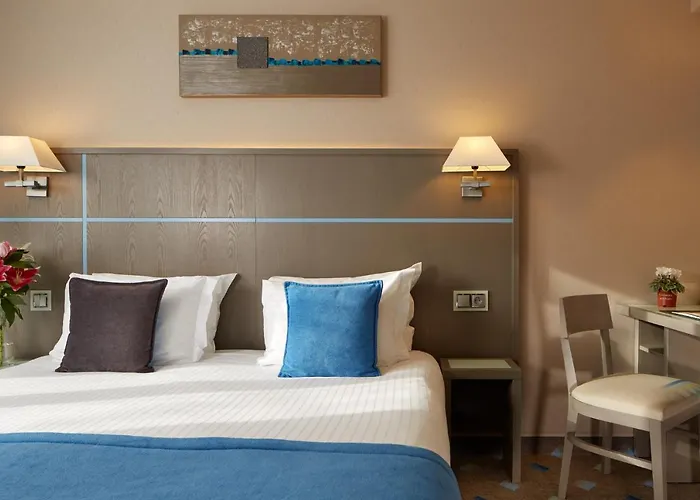 Alize Grenelle Tour Eiffel Hotel 3*